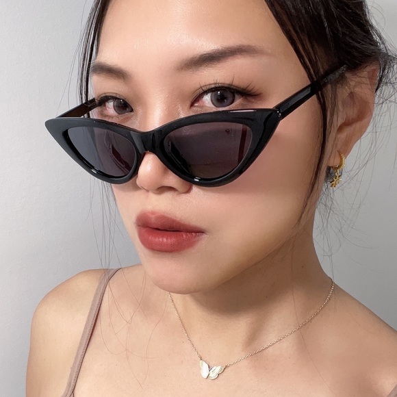 SHEIN Accessories - 70s vibe cat eye sunglasses